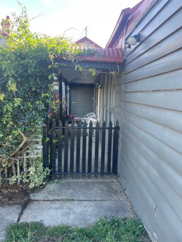 One-bed room the Little Mayfair in Daylesford and Macedon Ranges