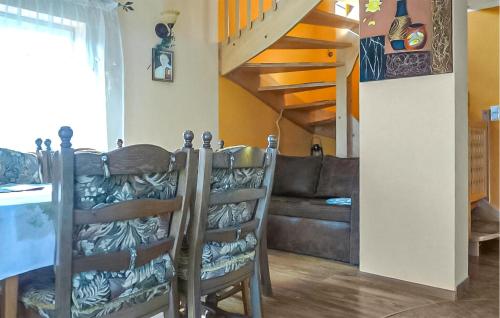 3 Bedroom Gorgeous Home In Jezierzany