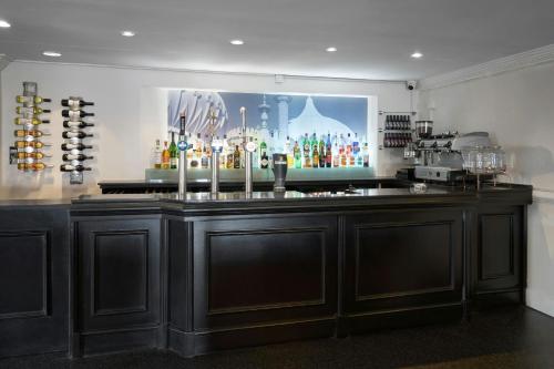 Kings Hotel - image 2