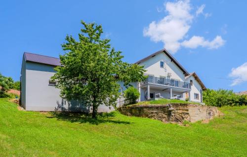 Hotelli välisilme, Stunning Home In Paljugi With Sauna in Kostanjevac