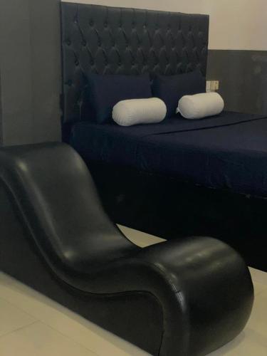. Elephant Trio Hotel