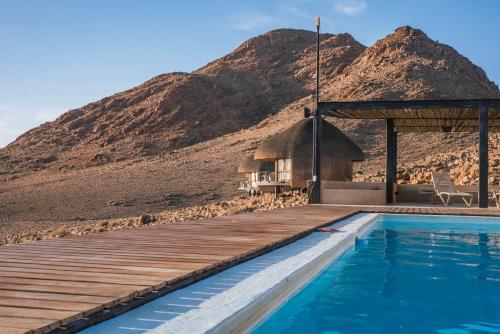 مسبح, Desert Hills Lodge in سيسريم