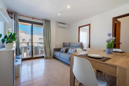 Three-Bedroom Apartment with Terrace image 10