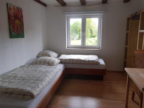 Zweibettzimmer mit Bad auf Pferdehof in Much in Much, Deutschland