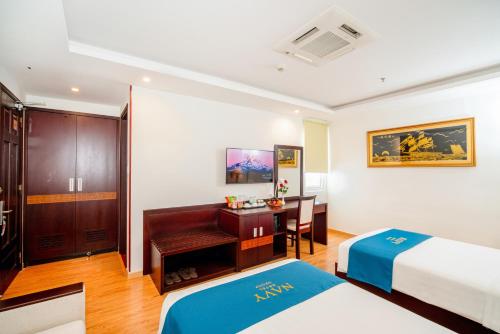 Superior Twin Room image 10