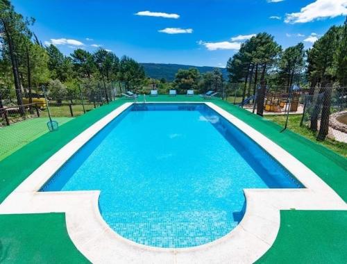 Peldbaseins, Casas rurales FUENTE EL OJICO in Ripoar