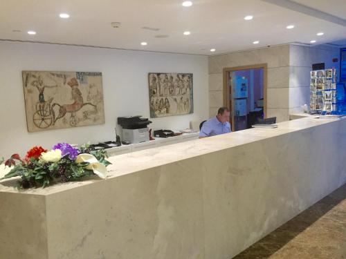 Hotel Luxor - image 2