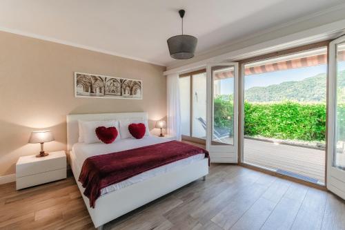 Morcote Romance by Quokka 360 - flat with patio and communal pool in Morcote