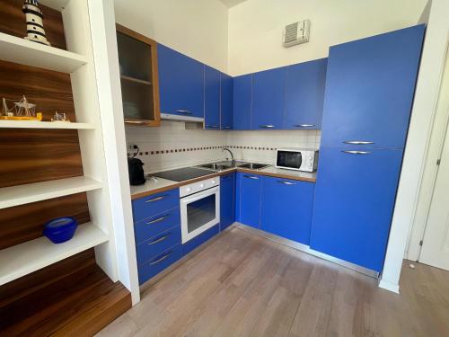 One-Bedroom Apartment image 6