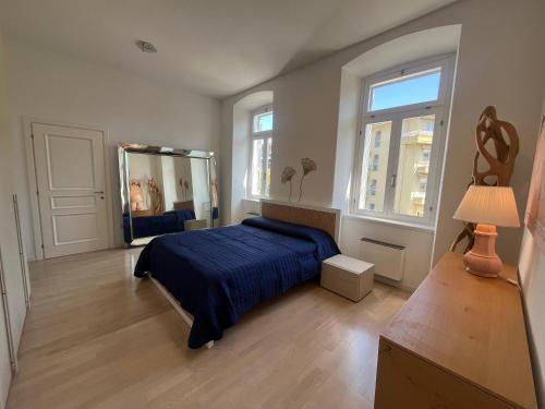 One-Bedroom Apartment image 4