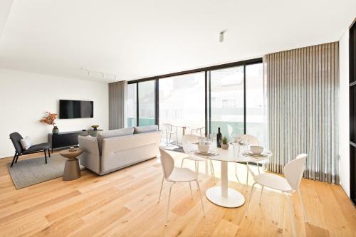 Mirabilis Apartments - LX Living - image 13