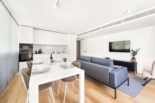 Mirabilis Apartments - LX Living - image 12