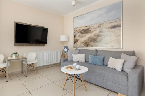 Eleganckie Apartamenty Sun Seasons 24 Blisko Plaży z Parkingiem by Noclegi Renters