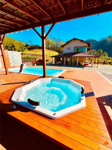Refugio Premium nas Montanhas de Alfredo Chaves Refugio nas Montanhas de Alfredo Chaves com Piscina  in Alfredo Chaves