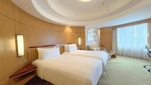 Makati Shangri-La Room Type - Deluxe Twin Room