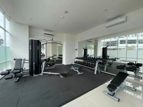 Serpong Garden Apartment by KakaRama Room in ชีเซาก์