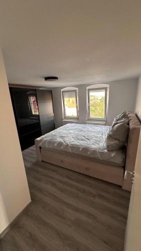 Stadtnahe Dachgeschosswohnung in Fuldatal, Deutschland