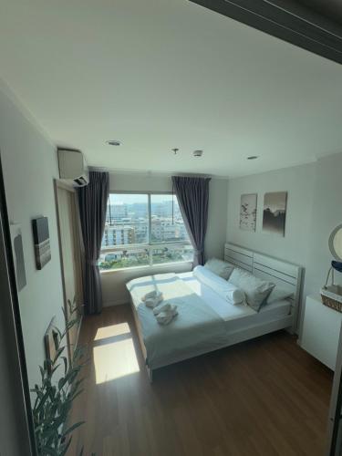 Minimalist Condo in Pinklao, Bangkok