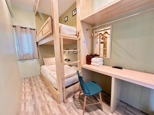 room detail thumbnail 1