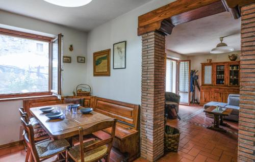 virtuve, Lovely Home In Careggine in Careggine