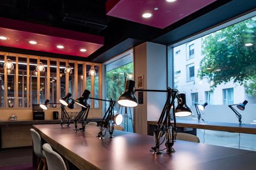 Students Only Bronze Studio Upper Level Premium View at South Bank Residence, Londres