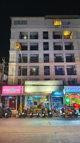 세레네부리 파통 호텔 바이 씨 호스피탤리티 컴퍼니 리미티드