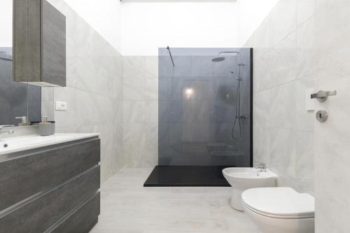 Ducha, La Casa di Grazia by BarbarHouse in Taranto