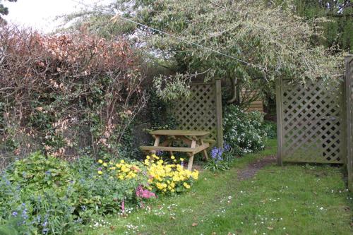 Iekārtas, 2 Bed in North Creake oc-kt003 in North Creake