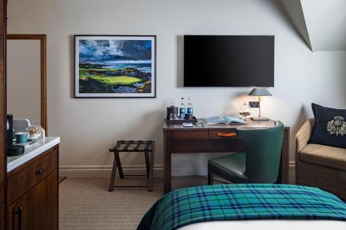 Best Western Scores Hotel Room Type - Deluxe Twin Room with Sea View