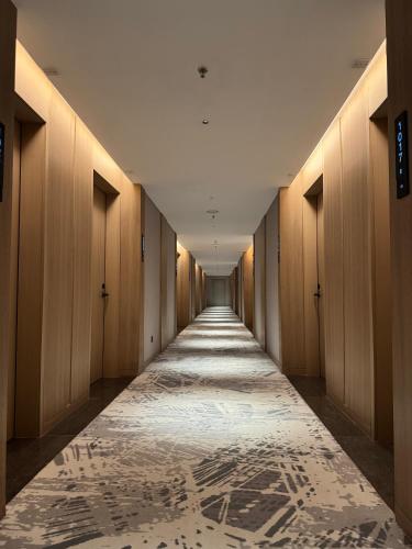 Business center, Elong Hotel Jakarta PIK in Pluit