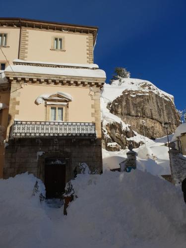 Charming apartment Pescocostanzo in 佩斯科科斯坦佐