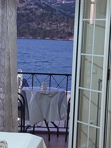 Rouchotas Studios by Viktor 1rst Floor in Cefalonia