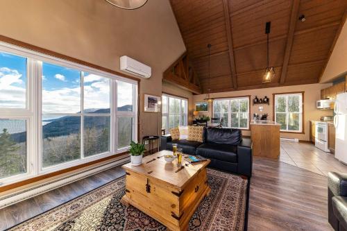 14 guests with SPA - Chalet LaPaix-Ski in Petite-Riviere-Saint-Francois (QC)