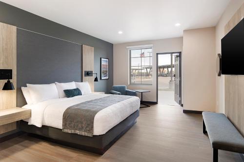 ClubHouse Hotel & Suites Rapid City - main image
