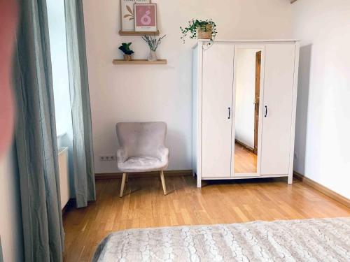 Ruhig zentral Privatparkplatz historischer Stuckaltbau, Drezno (zdjęcie 4)