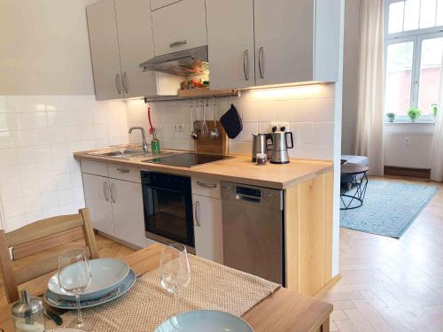 Ruhig zentral Privatparkplatz historischer Stuckaltbau, Drezno (zdjęcie 10)