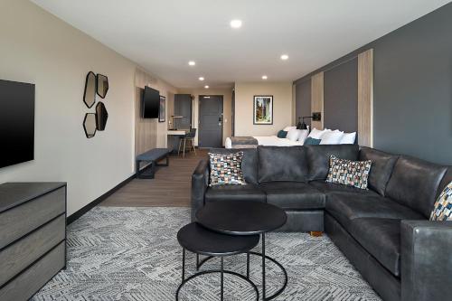 . ClubHouse Hotel & Suites Rapid City
