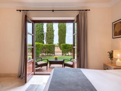 room detail thumbnail 1