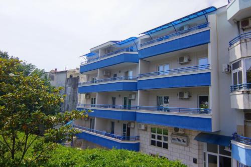 Blue Palace Guest House 1