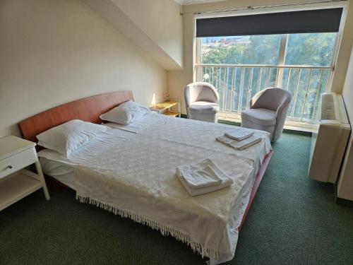 1 queen bed