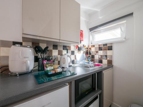 Auntie Bett's - Cosy Double Bedded Ensuite Room with Mini Kitchen in Churchstow