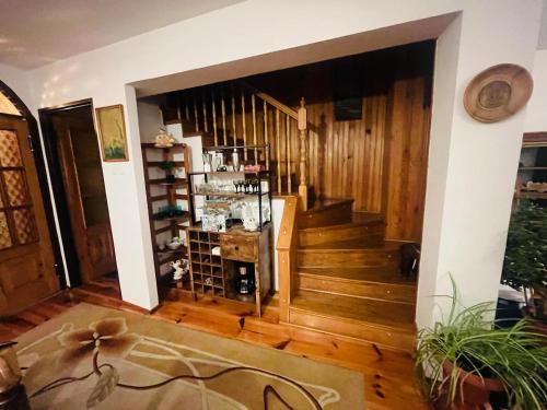 Stylish 4BR Artist's Home with Garden- Gdańsk Green District (Stylish 4BR Artist's Home with Garden- Gdansk Green District) in Wrzeszcz