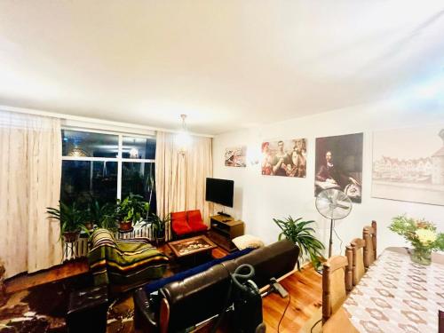 Stylish 4BR Artist's Home with Garden- Gdańsk Green District (Stylish 4BR Artist's Home with Garden- Gdansk Green District) in Wrzeszcz