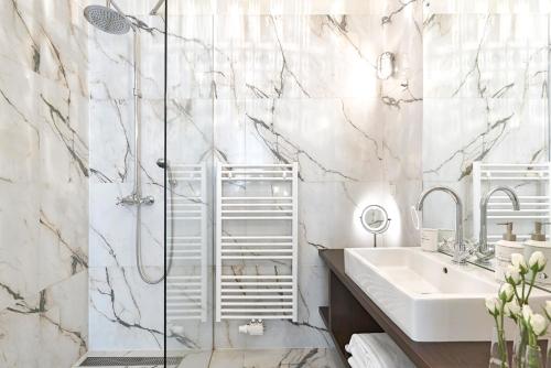 6 rooms Votivpark (contactless check-in) - image 3