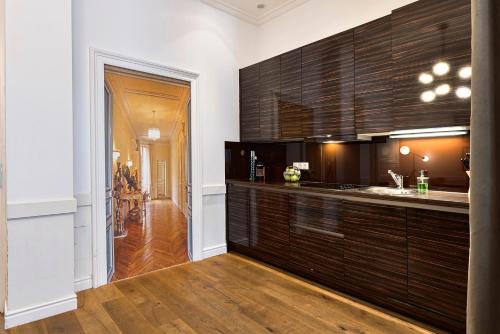 6 rooms Votivpark (contactless check-in) - image 10