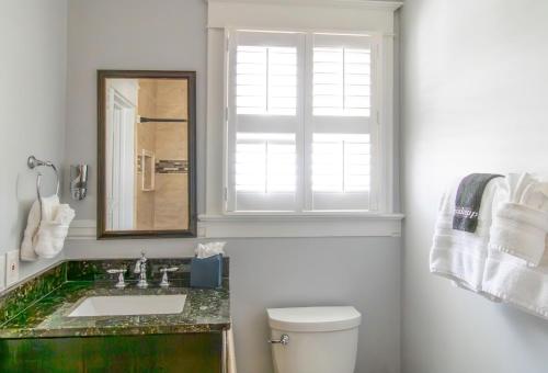 Hemingway House Bed and Breakfast - image 8