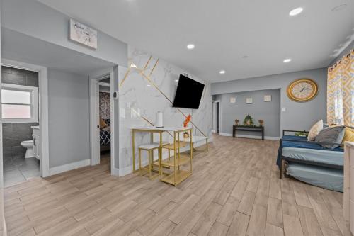 Stylish 2BR Saltwater Pool near Menil Gyűjtemény