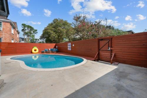 Stylish 2BR Saltwater Pool near Menil Gyűjtemény
