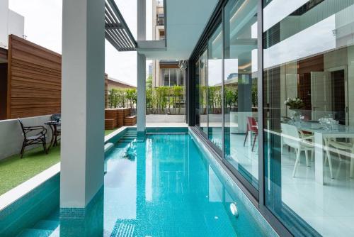Modern Luxury Poolhaus with Lift
