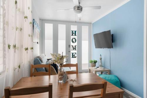 Cozy Studio 2 minutes to the Beach Free Parking in Luquillo